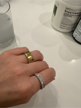 Effy 14k White Gold baguette and round stone Diamond Ring D: .53 ct weight